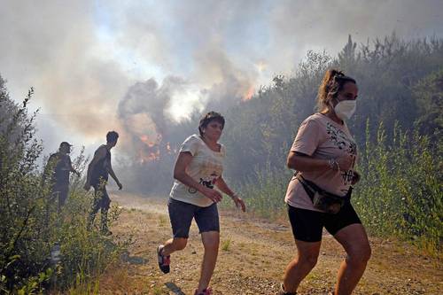 Incendios en España han arrasado con miles de hectáreas; países vecinos mandan ayuda