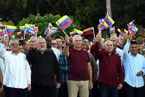 Líderes de América Latina condenan ofensivas en el mar Caribe