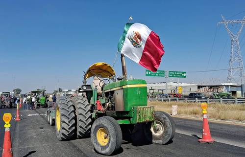 Agricultura pacta con productores de maíz darles $950 más por tonelada
