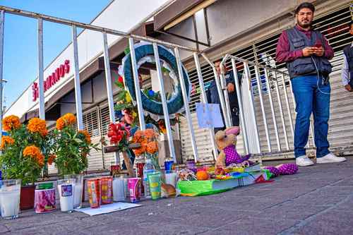 Identifican a 21 de las 23 víctimas del incendio en el Waldo’s de Hermosillo