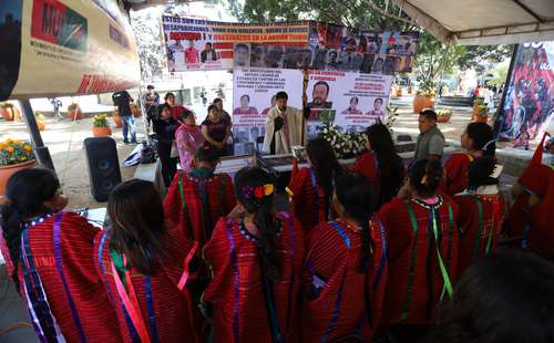 Exigen justicia para hermanas triquis asesinadas en 2024