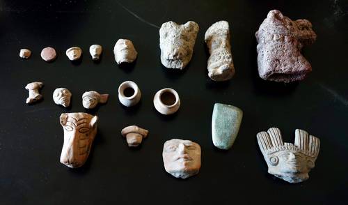 The SRE delivers to the INAH 52 pieces returned from individuals in the US