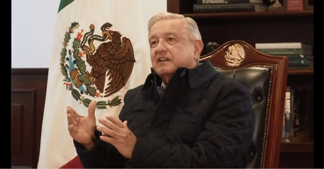 El Presidente, Andrés Manuel López Obrador, en Palacio Nacional donde difundió su mensaje. Foto @lopezobrador_