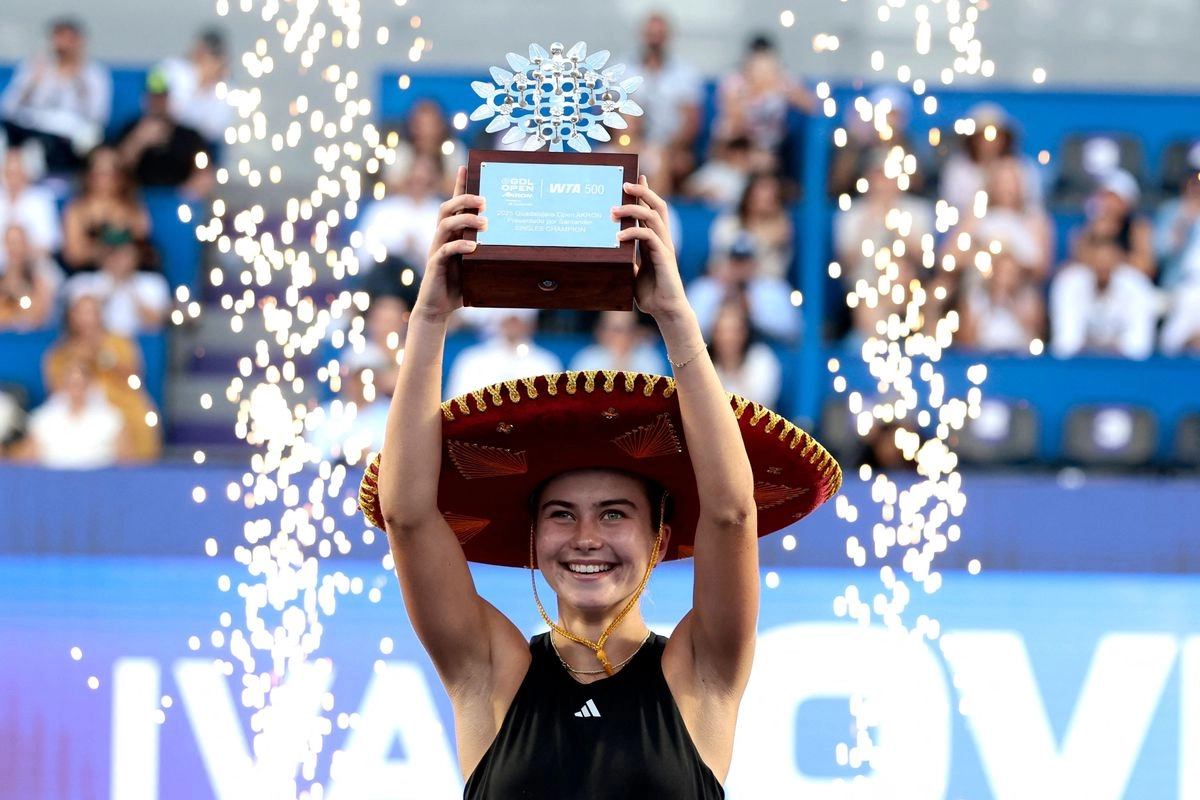 Iva Jovic se convirtió en la campeona del Guadalajara Open. La estadounidense derrotó en la final a la colombiana Emiliana Arango por 6-4 y 6-1. Foto