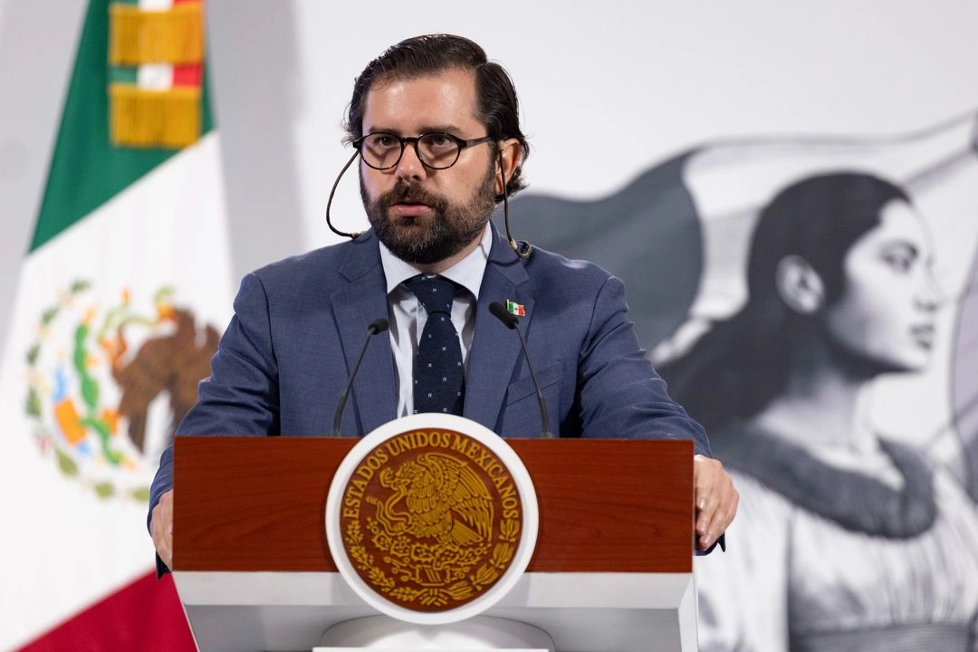 El titular del IMSS Bienestar, Alejandro Svarch, durante la conferencia matutina en Palacio Nacional, el 4 de julio de 2025. 