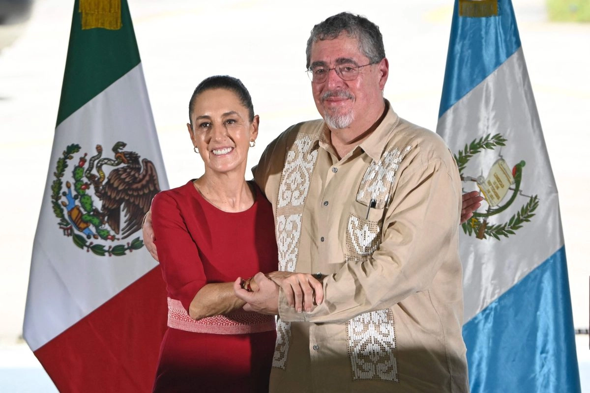 La presidenta de México, Claudia Sheinbaum, y su homólogo de Guatemala, Bernardo Arévalo, se reunieron ayer por primera vez en el corazón de la Selva Maya.