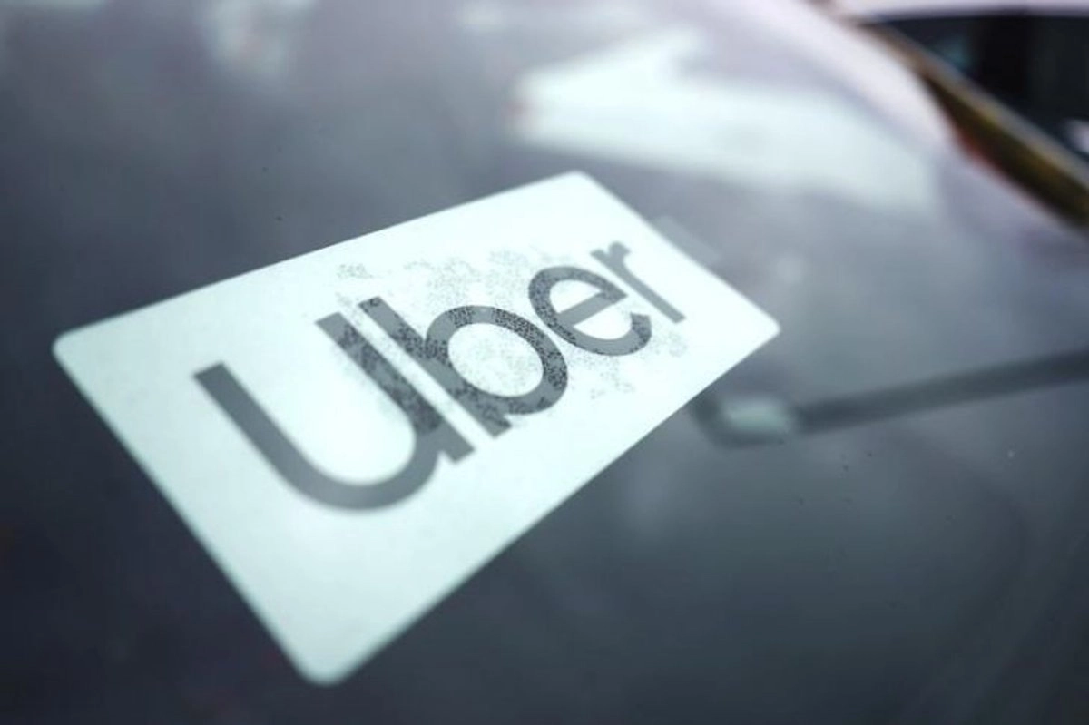 Logotipo de UBER en imagen de archivo. Foto 