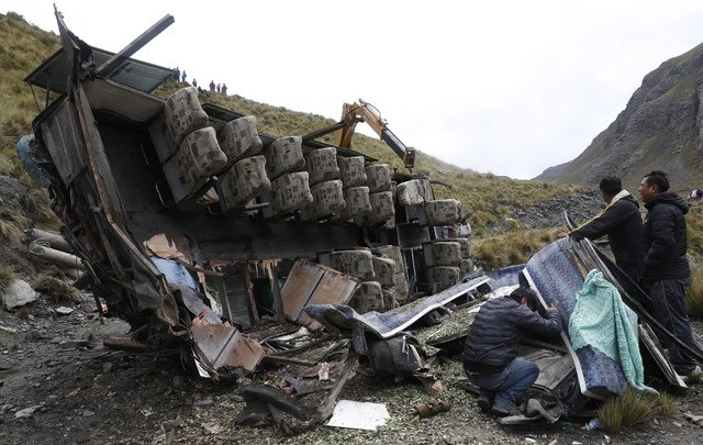 En el accidente también resultaron heridas 17 personas. Foto Ap