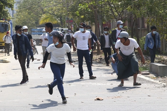 La Oficina del Alto Comisionado de la ONU pidió  a las fuerzas militares cesar la violencia en contra de los manifestantes birmanos. Foto Ap