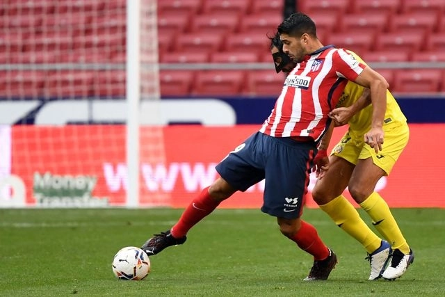 El uruguayo Luis Suárez inició como titular en el duelo ante el Villarreal. Foto Afp