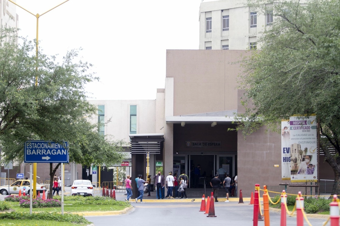 El ex gobernador de Nuevo León, Jaime Rodríguez, ‘El Bronco’, fue trasladado al Hospital Universitario el 1 de mayo de 2022. Foto Cuartoscuro