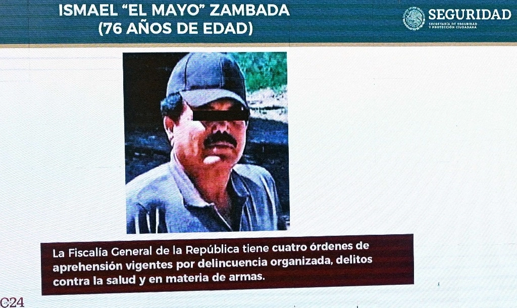 El presunto capo mexicano Ismael ‘El Mayo’ Zambada, en imagen proyectada durante la conferencia matutina en Palacio Nacional, en la Ciudad de México, el 26 de julio de 2024. Foto Afp