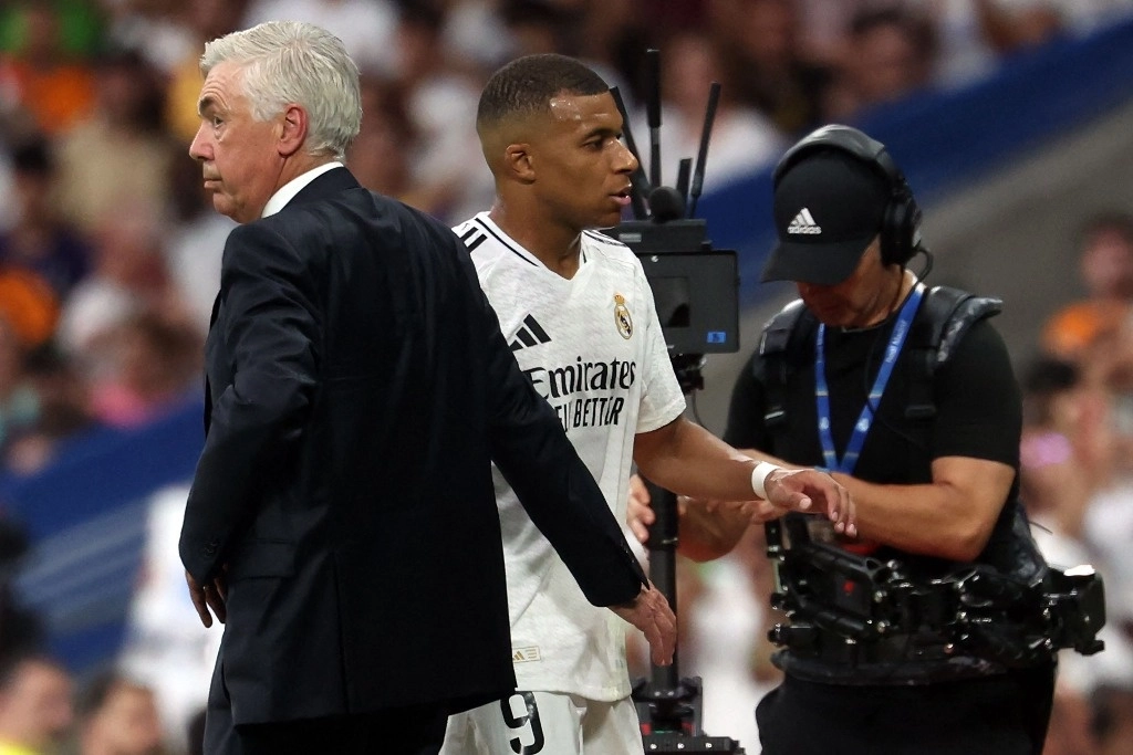Kylian Mbappé tras el partido entre el Real Madrid y Real Valladolid, en el Santiago Bernabéu, el 25 de agosto de 2024. Foto Afp