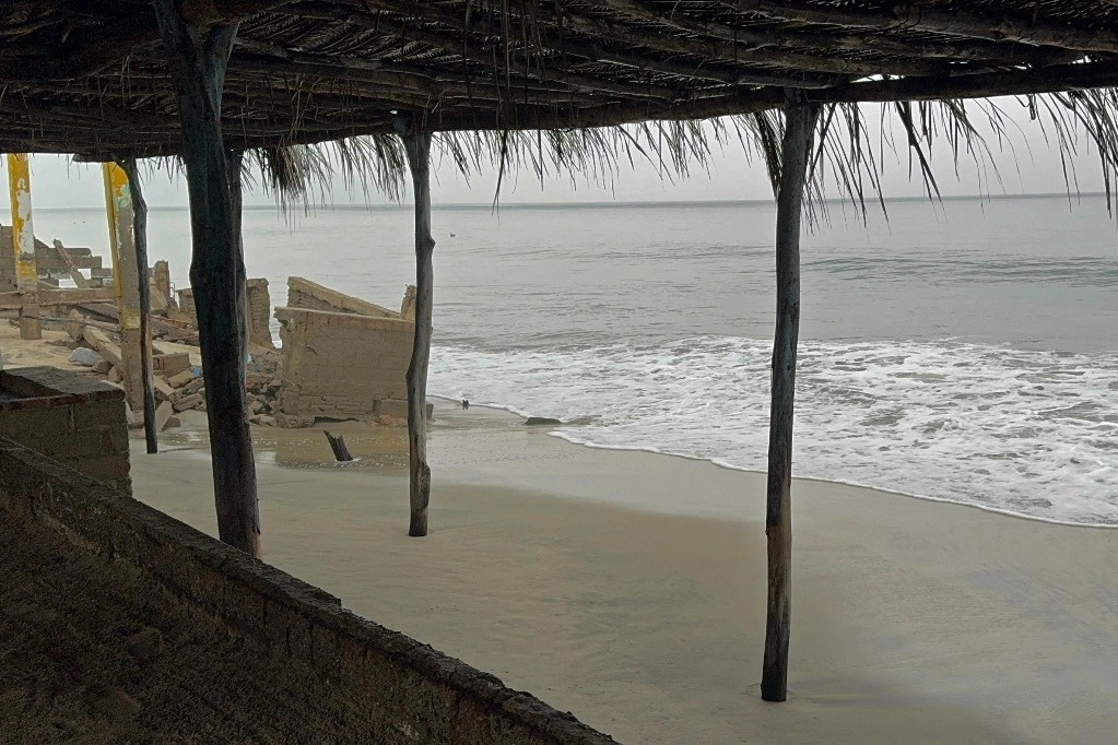 ‘John’, que impactó las costas de Guerrero como huracán categoría 3, se degradó a tormenta tropical, informó el Servicio Meteorológico Nacional. Imagen del 23 de septiembre de 2024. Foto Afp