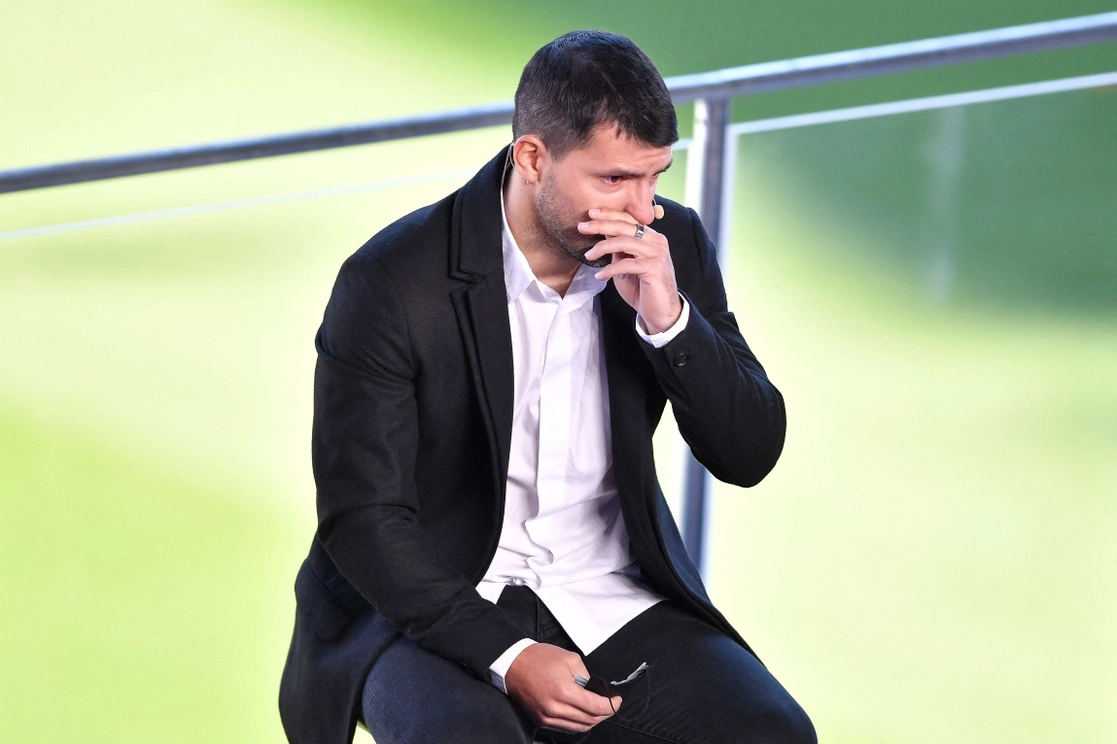 "Esta conferencia es para comunicarles que he decidido dejar de jugar al futbol profesional", anunció Agüero en un acto en el Camp Nou barcelonista, el 15 de diciembre de 2021. Foto Afp