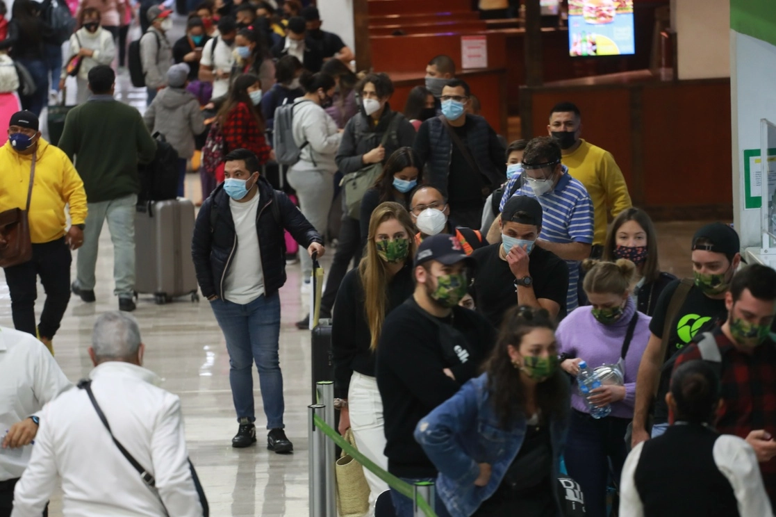 A pesar de la pandemia muchos mexicanos que viven en Estados Unidos y otros países regresaron a su lugar de origen en diciembre. Foto Luis Castillo