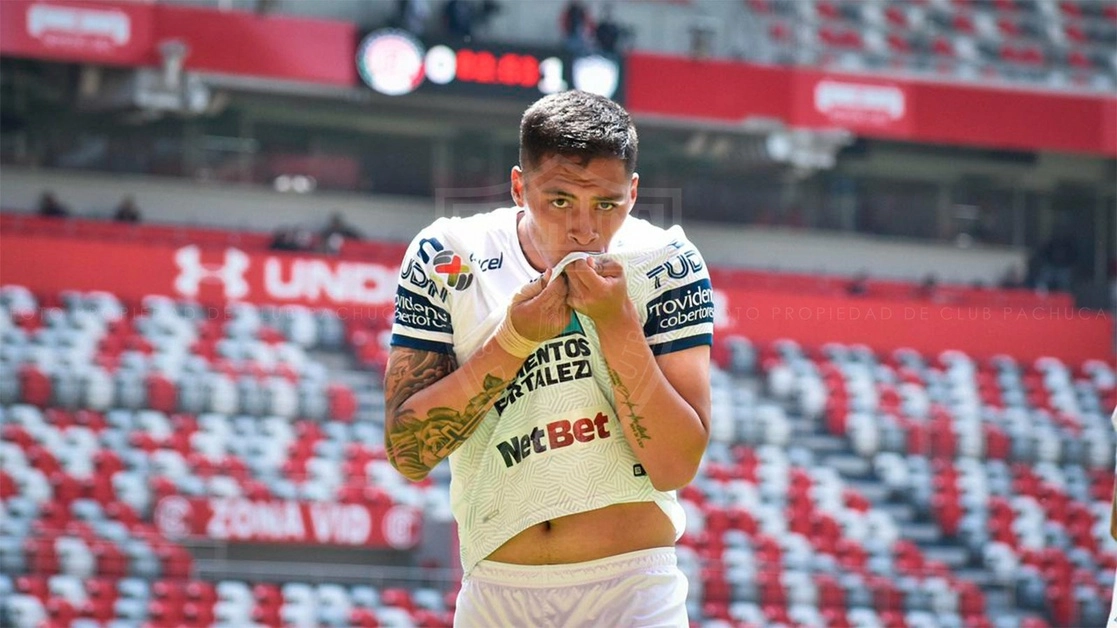 Roberto de la Rosa marcó en tiempo de compensación para dejar el 2-0 definitivo ante Toluca. Foto Tomada del Twitter @Tuzos 