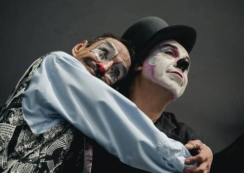 Los músicos Nacho Mostacho y Beto Batuca. Foto cortesía de ¡Qué Payasos!