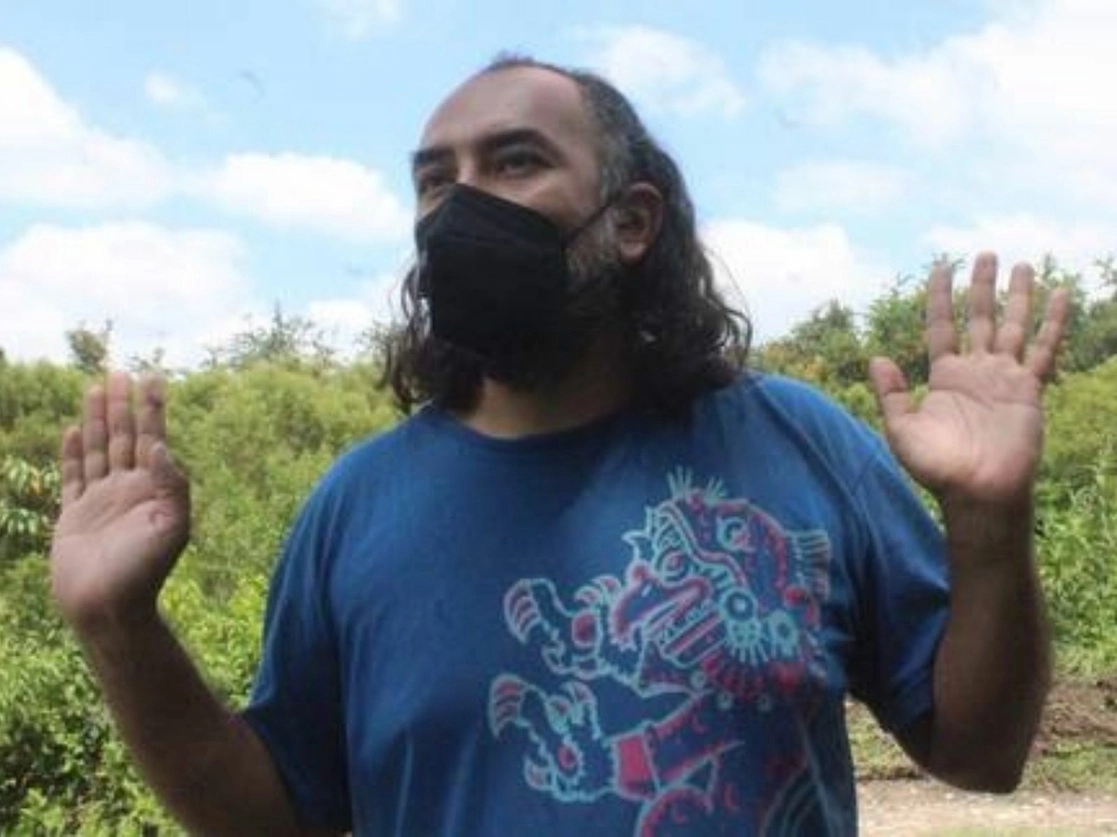 La consulta no fue libre, sostiene Juan Carlos Flores, del FPDTA. Foto Rubicela Morelos