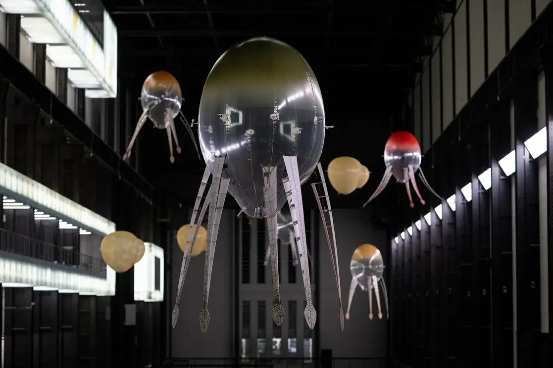 “Anicka Yi: In Love With the World” está abierta desde el 12 de octubre de 2021 hasta el 16 de enero de 2022 en la sala de turbinas de la Tate Modern Gallery en Londres.
Fotos. Cortesía Hyundai de México.
