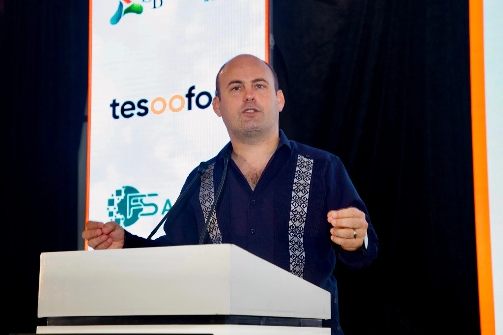 Emanuel González, presidente de la Asociación Mexicana de Sociedades Financieras de Objeto Múltiple de México, durante el segundo día de actividades de la 18 Convención Nacional de la Asofom, el 13 de septiembre de 2024. Foto cortesía para ‘La Jornada’
