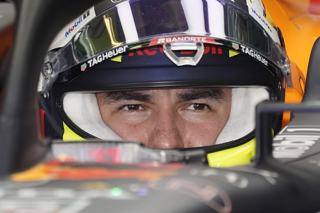 ‘Checo’ Pérez dio la vuelta más rápida a bordo del monoplaza de Red Bull en las terceras prácticas libres del GP de EU. Foto Ap