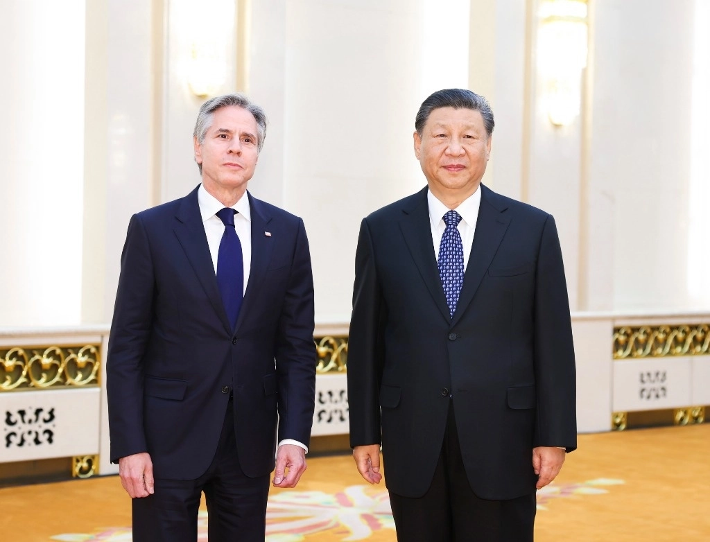 Reunidos en el Gran Salón del Pueblo, en Pekín, en el marco del 45 aniversario del restablecimiento de relaciones diplomáticas, Xi aseguro a Blinken que sus naciones han logrado “algunos progresos positivos” desde la reunión que sostuvo en noviembre con su par, Joe Biden, en la ciudad de San Francisco. Foto Xinhua.