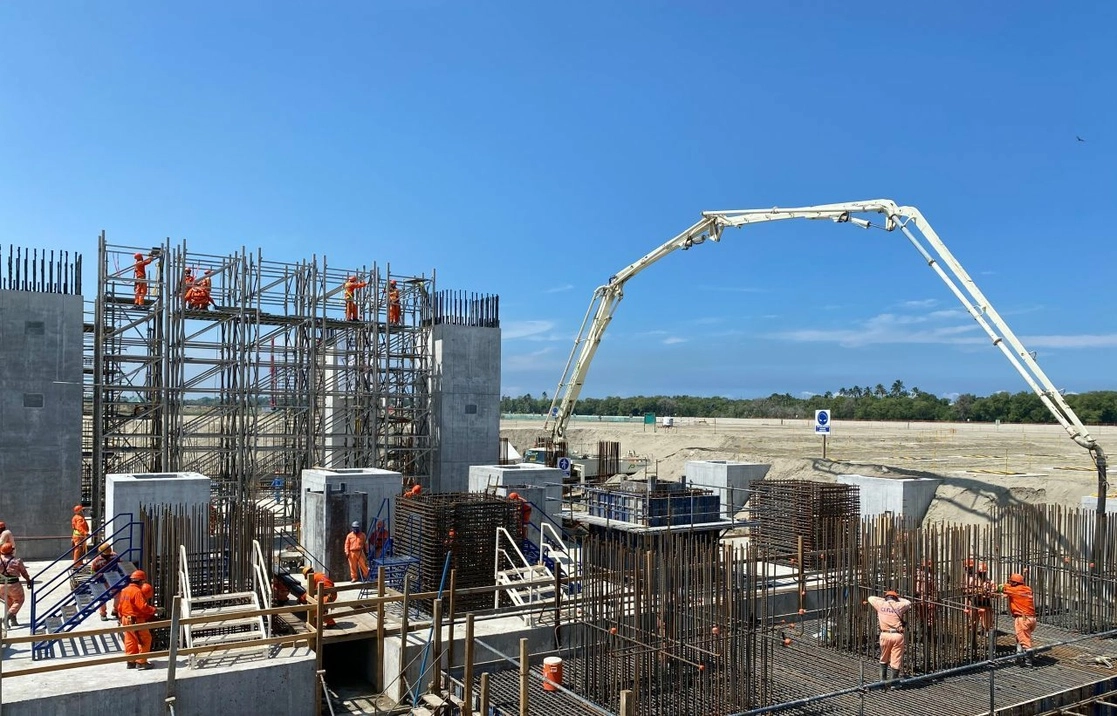 Trabajos de construcción de la refinería de Dos Bocas en Paraíso, Tabasco. Foto Cuartoscuro / Archivo