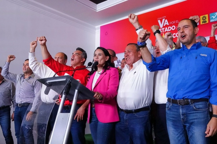 Alejandro Moreno Cárdenas, Alejandra del Moral, Jesús Zambrano y Marko Cortés durante la conferencia de prensa en qué se declararon triunfadores de las elecciones al Estado de México. Foto Cuartoscuro