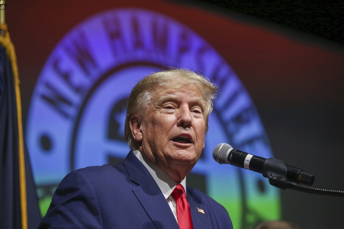 El ex presidente Donald Trump arrancó su campaña con miras a gobernar de nuevo al país en 2024. Foto Ap