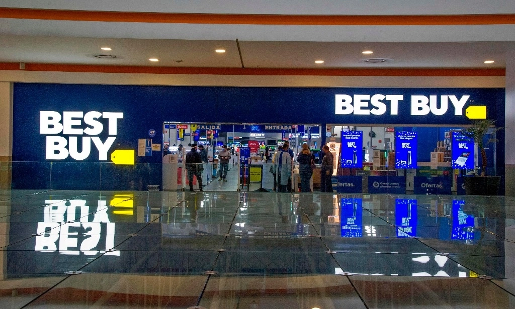 La tienda de electrónicos Best Buy anunció sus cierre en México hace unos días. Foto Afp