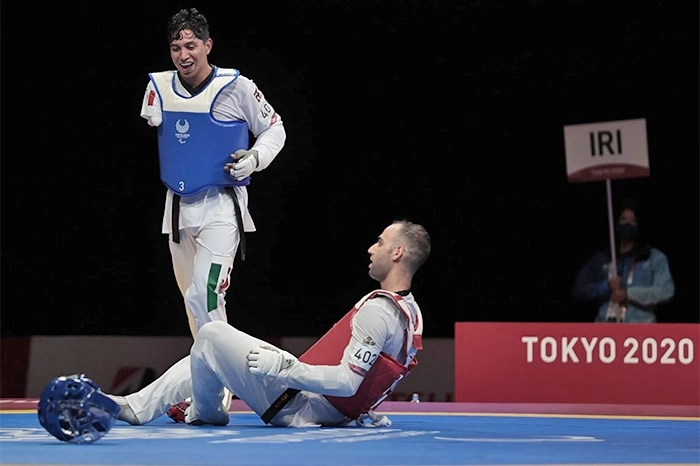 En el debut oficial de la disciplina en los Juegos Paralímpicos de Tokio, Juan Diego García conquistó la presea de oro en la categoría K44 en 75 kilos. Foto cortesía Copame