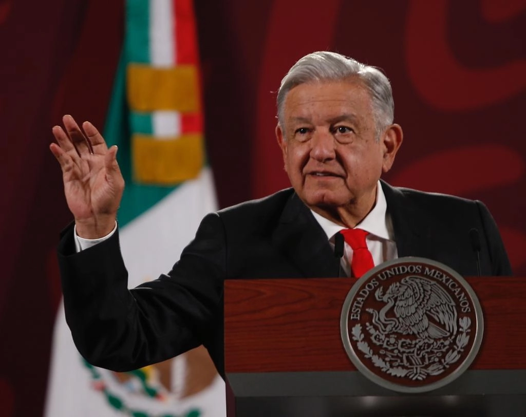 El presidente Andrés Manuel López Obrador, durante su conferencia matutina en Palacio Nacional, en la Ciudad de México, el 18 de octubre de 2022. Foto Guillermo Sologuren