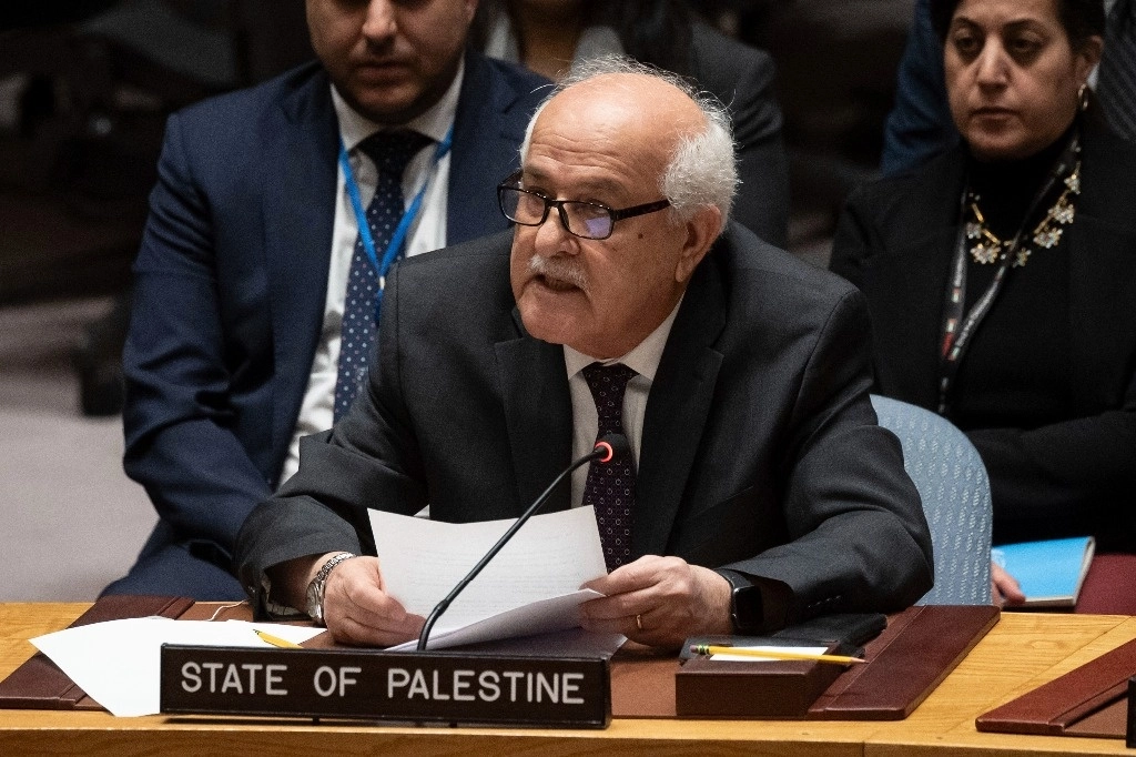 Riyad Mansour, embajador palestino ante la ONU, durante el Consejo de Seguridad en la sede del organismo, el 22 de diciembre de 2023. Foto Ap
