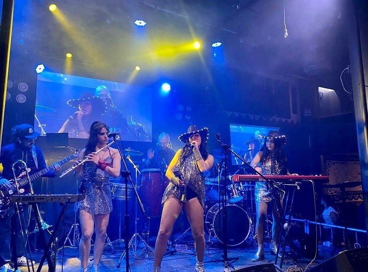 Océana Castañeda, así como Marina y Laura de Ita, integran el grupo. Foto cortesía de las artistas




