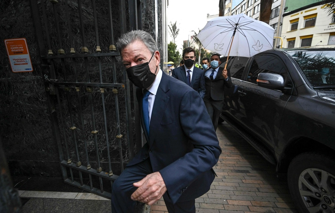 El ex mandatario colombiano, Juan Manuel Santos pidió perdón hace unos días por los hechos. Foto Afp