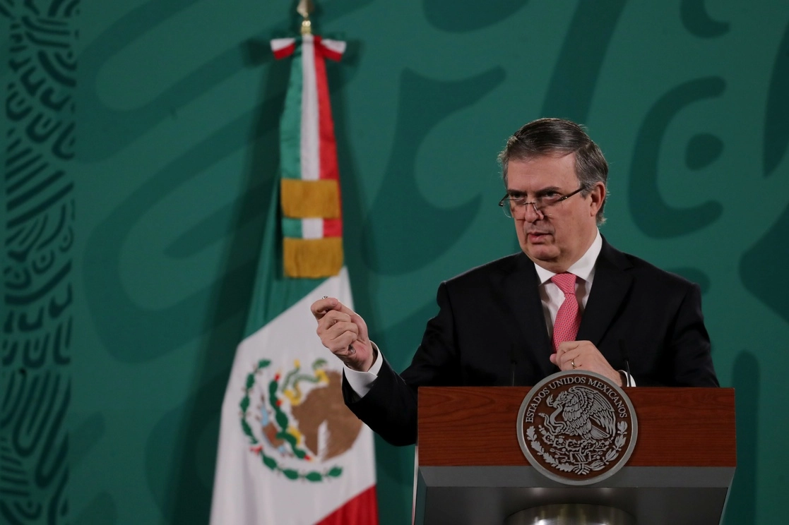 El Canciller Marcelo Ebrard durante la conferencia presidencial matutina en Palacio Nacional, en la Ciudad de México, el 22 de diciembre de 2021. Foto Roberto García Ortiz