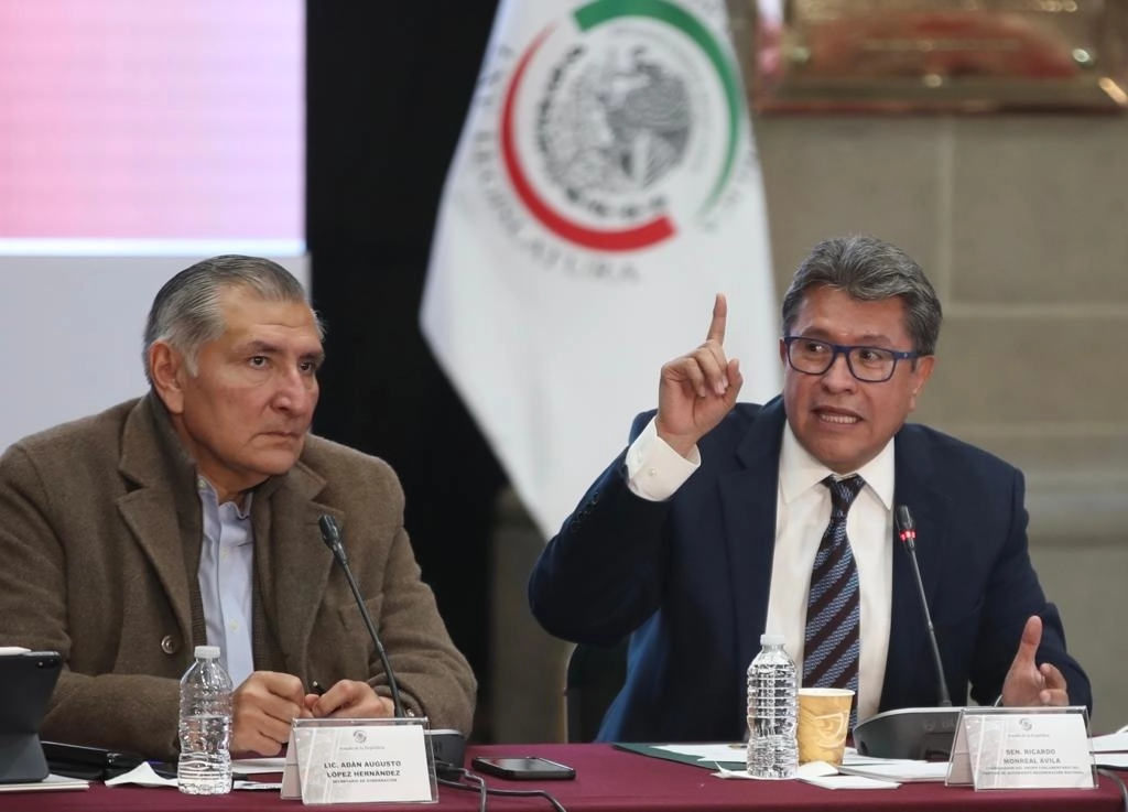 “Nadie está en deslealtad con el Presidente de la República” y nadie tiene “ ambiciones vulgares”, respondió el coordinador de Morena, Ricardo Monreal, a su compañero de bancada José Antonio Álvarez Lima. Foto José Antonio López