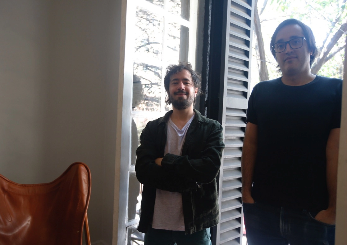 Los fundadores de la productora Piano, Sebastián Hofmann y Julio Chavezmontes. Foto Guillermo Sologuren