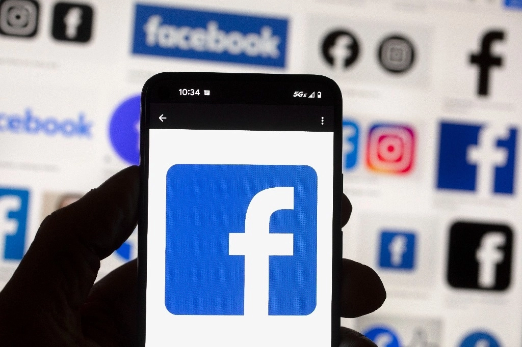 Desde las primeras horas del día, usuarios de la plataforma X (antes Twitter) señalaban que tenían problemas para iniciar su sesión de Facebook e Instagram. Foto Ap / Archivo