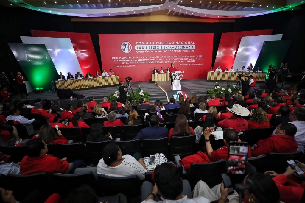 Ex dirigentes del PRI cuestionaron la legalidad de la Asamblea en la que el actual líder, Alejandro Moreno, se reeligió cuatro años más. Foto Marco Peláez