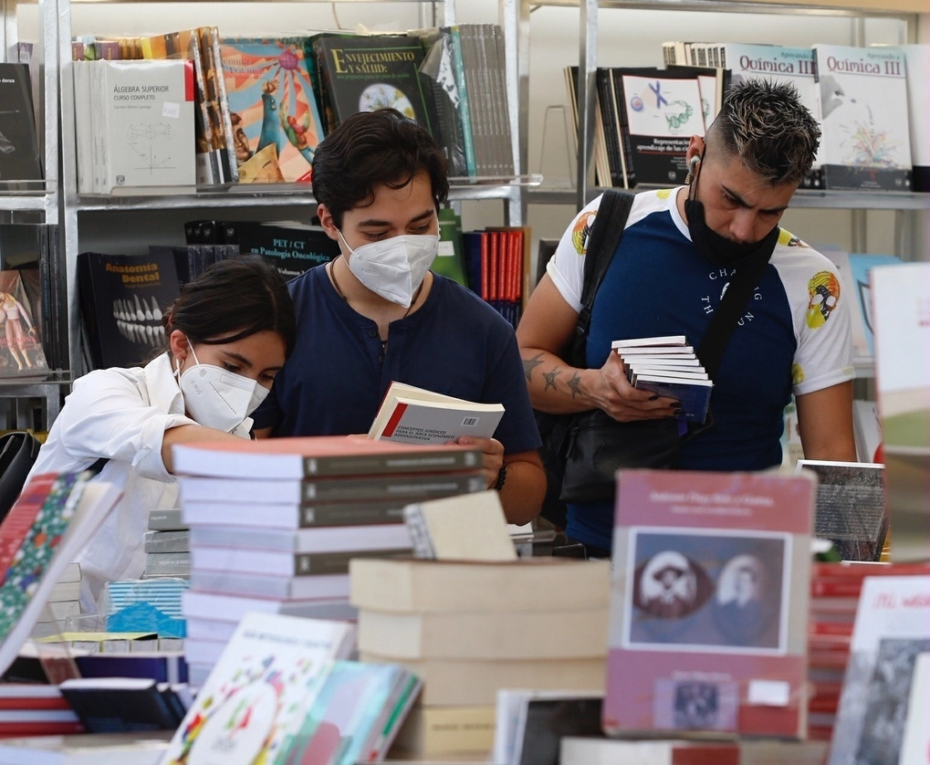 La Feria Internacional del Libro de Guadalajara. Foto Guillermo Sologuren / Archivo