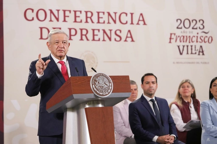 El presidente de México, Andrés Manuel López Obrador, durante su conferencia matutina en Palacio Nacional, en la Ciudad de México, el 1 de mayo de 2023. Foto Pablo Ramos