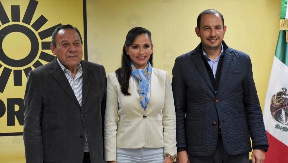 Laura Fernández Piña, candidata a gobernadora de "Va por Quintana Roo"; Jesús Zambrano, presidente del PRD; y Marko Cortés, líder del PAN. Foto tomada del Twitter de @LauFdzOficial
