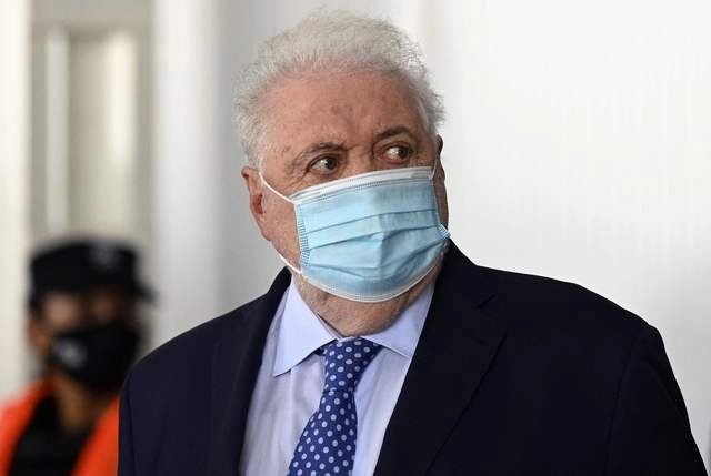 El presidente argentino Alberto Fernández pidió a su ministro de Salud Ginéz González (en la imagen) su renuncia, tras enterarse de la vacunación para allegados del gobierno. Foto Afp 