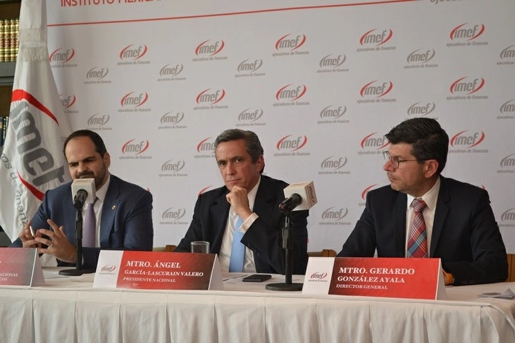 Usar las divisas del FMI, que corresponden a México, para adelantar el pago de la deuda es “una vía correcta”, permite reducir el saldo absoluto de los requerimientos y liberar recursos que estaban destinados a ese fin, consideró Ángel García-Lascurain. Foto tomada del Twitter de @IMEFOficial / Archivo