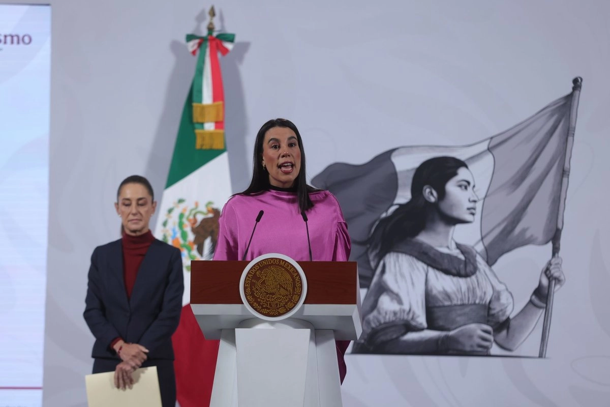 La secretaria de Turismo, Josefina Rodríguez Zamora, durante su participación en la conferencia presidencial de este viernes, desde Palacio Nacional. 