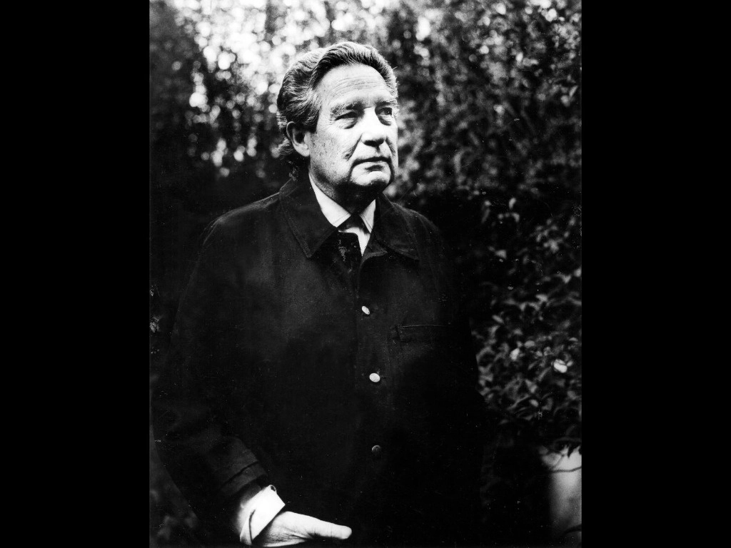 El centro cultural Casa Marie José y Octavio Paz, ubicado en el norte de la capital mexicana, anunció un amplio programa para homenajear al autor de El laberinto de la soledad, que incluye conferencias, conversatorios, talleres, narraciones orales –de forma presencial y virtual–, así como visitas guiadas a dos exposiciones temporales. Imagen capturada en 1988. Foto Rogelio Cuéllar



