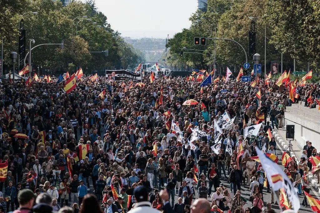 Unas  30 mil personas protestaron en Madrid, España, contra la “privatización” de la sanidad pública y el deterioro de la atención a los pacientes. Foto 