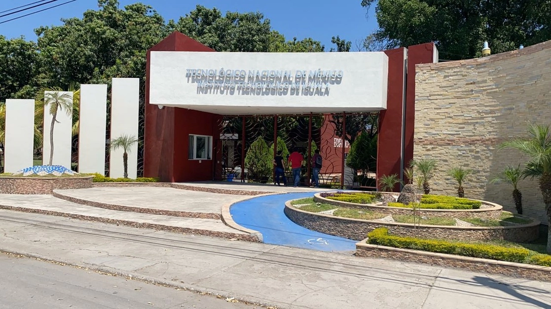 Fachada del Instituto Tecnológico de Iguala. Foto @HectorAstudillo